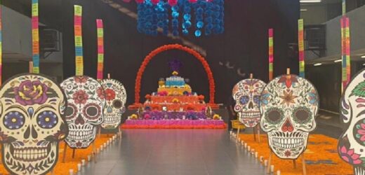 Dedican altar de muertos a víctimas de covid en Monterrey